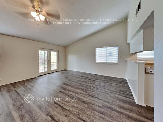 Building Photo - 10311 Towneview Dr
