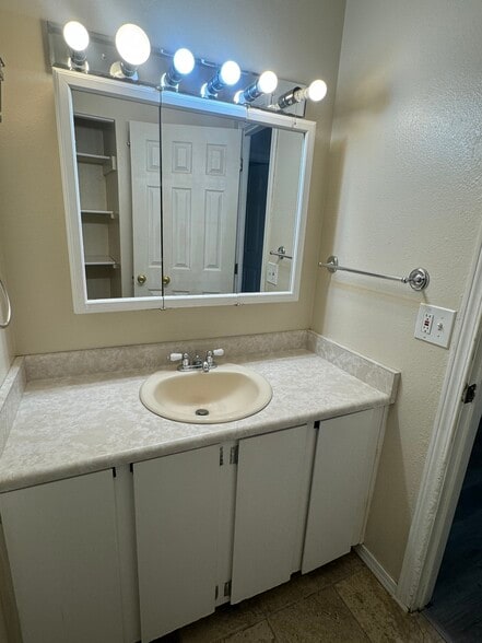 Building Photo - 25446 106th Ave SE