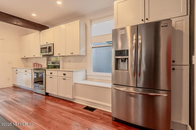 Building Photo - 1838 Silver St