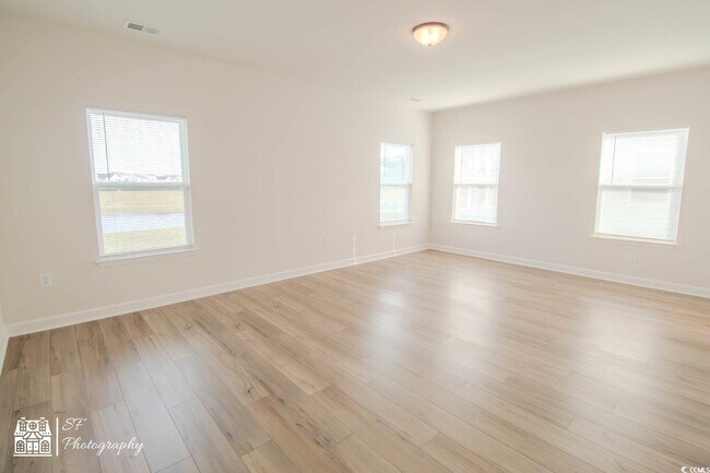 Building Photo - 1860 Villena Dr