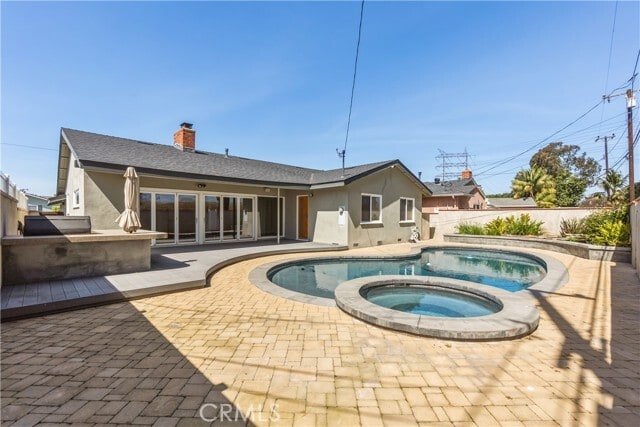 Building Photo - 828 Stevely Ave