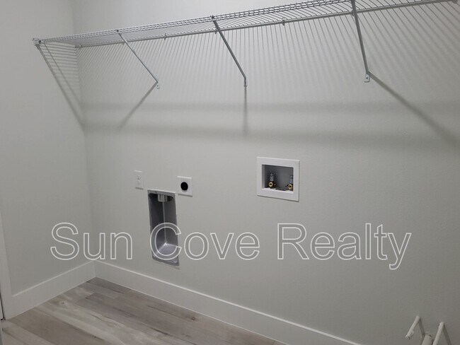 Building Photo - 1604 W Gainsboro Ln