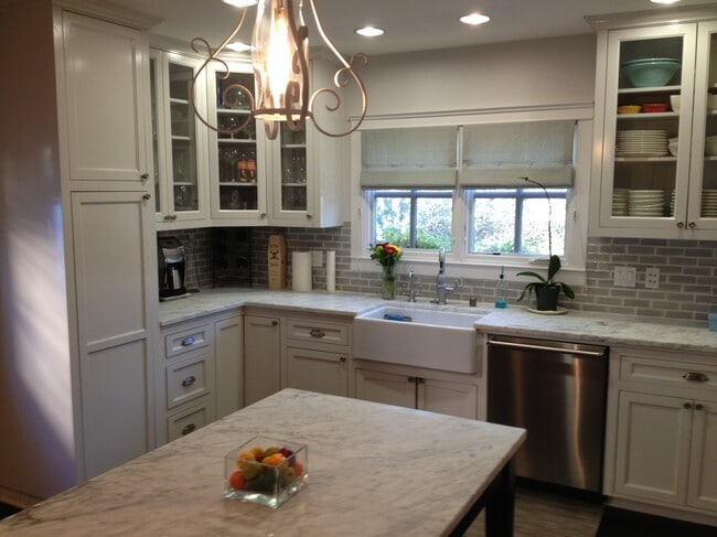 Kitchen - 10337 Northvale Rd
