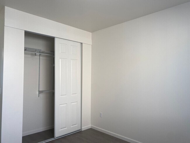 Building Photo - 2406-2408 W Avenue 134th (LO)