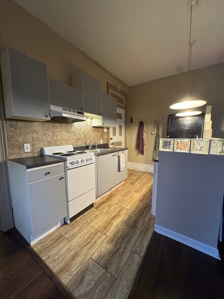 Building Photo - 1749 Crafton Blvd
