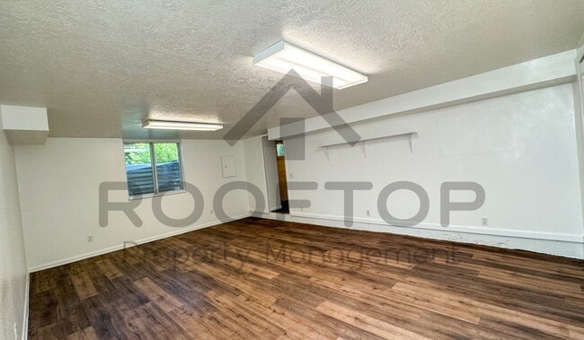 Building Photo - 206 N 200 E