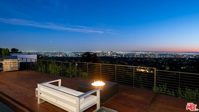 Building Photo - 10134 Angelo View Dr