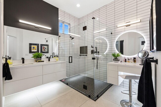 Building Photo - 44718 Alexandria Vale