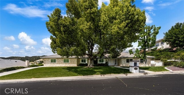 Building Photo - 36608 Oak Ridge Dr