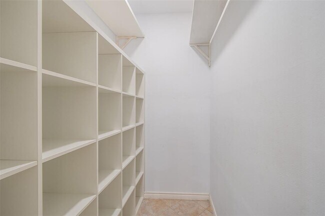Building Photo - 12625 Memorial Dr