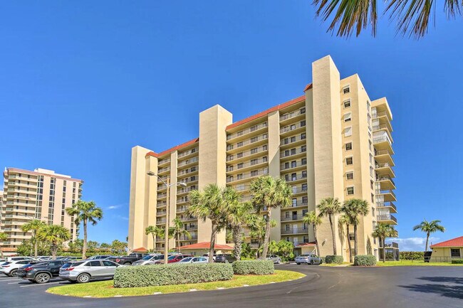 Building Photo - 4250 N Hwy A1A