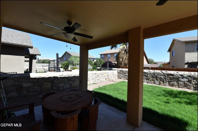 Building Photo - 14309 S Cave Ave