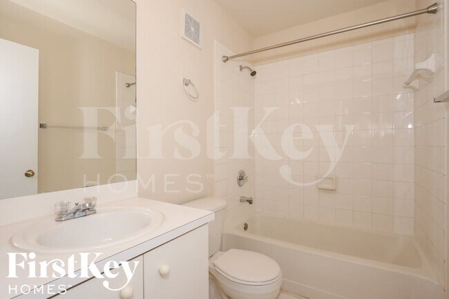 Building Photo - 17755 SW 140th Ct