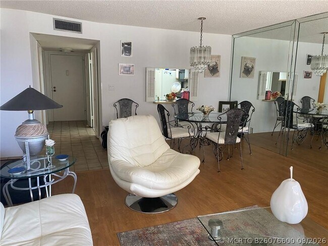 Building Photo - 5100 N Ocean Blvd