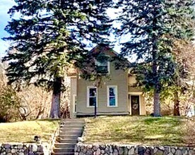 Building Photo - 3BR/1BA Anoka Home Available Now!