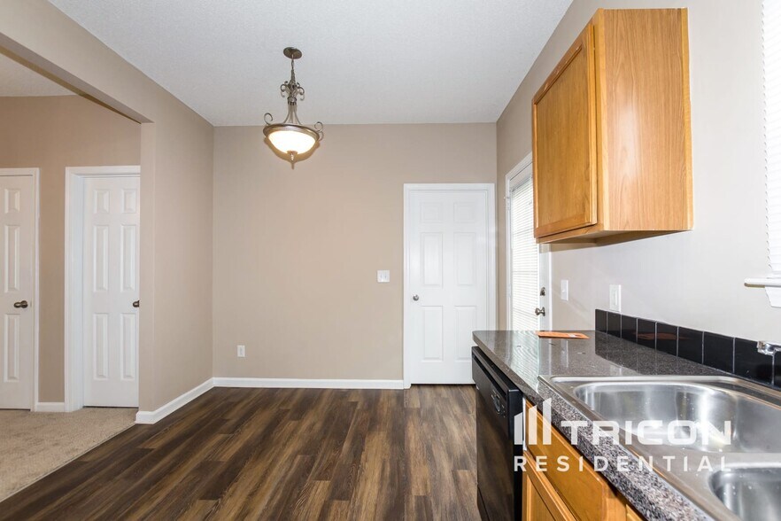 Building Photo - 6135 Sid Crane Dr