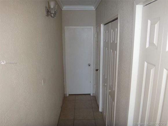 Building Photo - 5601 Collins Ave