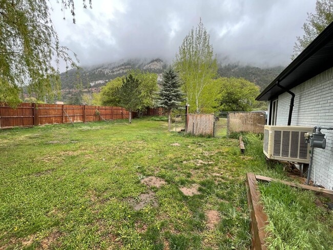 Building Photo - Spacious Single Level Ranch Style 4 Bed 2 ...