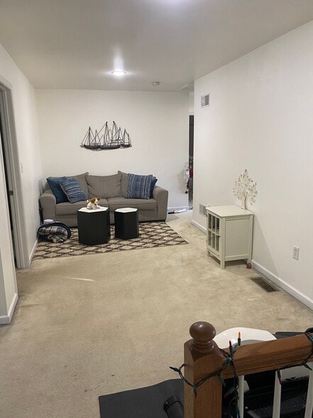 Building Photo - 4150 Roth Farm Village Cir