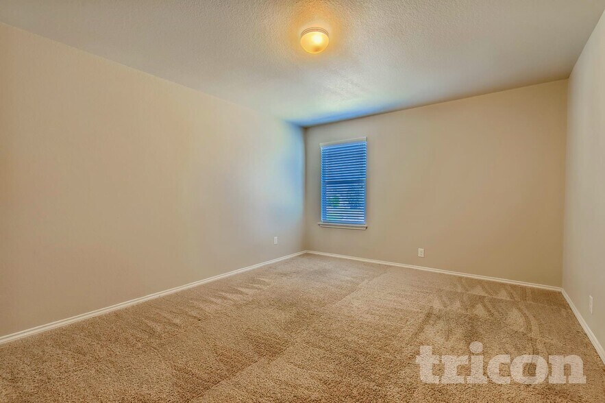 Building Photo - 15305 Cooks Petrel