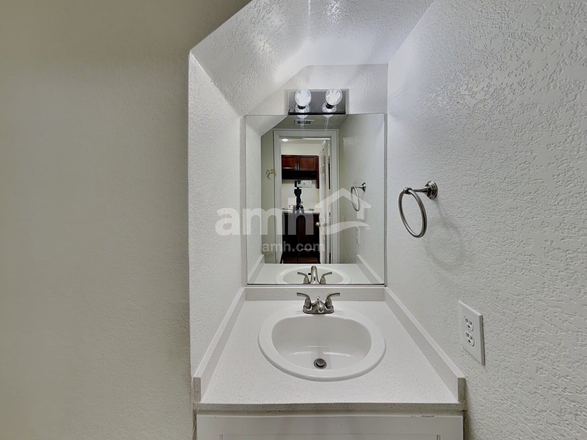 Building Photo - 7636 Connemara Ave