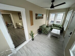 Building Photo - 124 N Portland Ave