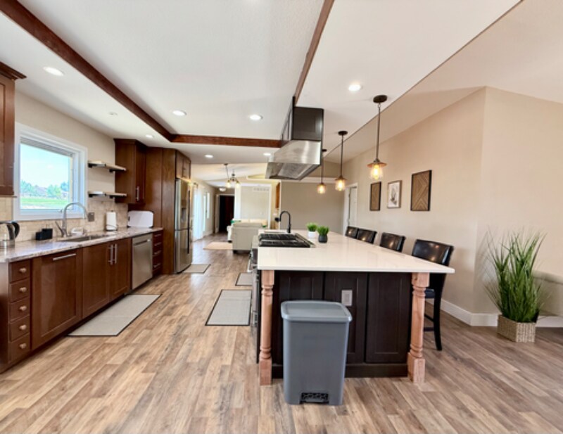 Building Photo - 301 W Mangrum Dr