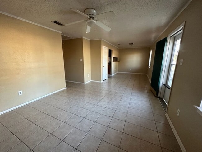 Building Photo - Remodeled 3 Bedroom Bossier Home