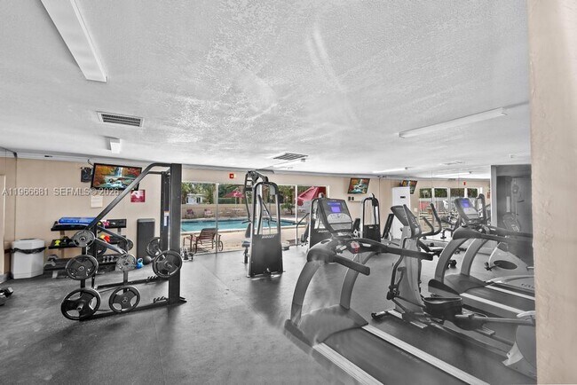 Building Photo - 1800 Sans Souci Blvd