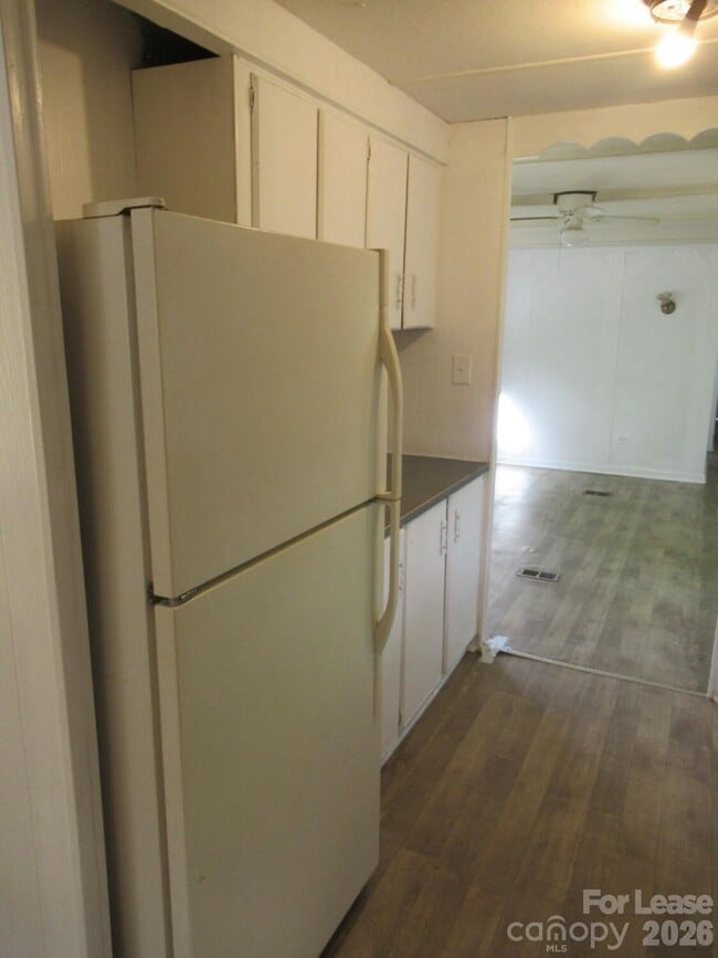 Building Photo - 6682 E North Carolina 150 Hwy