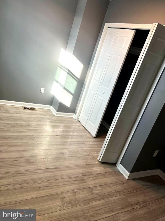 Building Photo - 2713 E Monument St