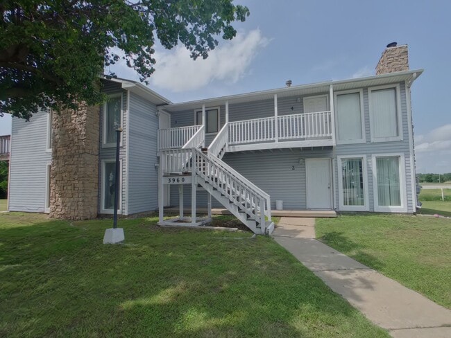 Primary Photo - 3960 N Garland Cir