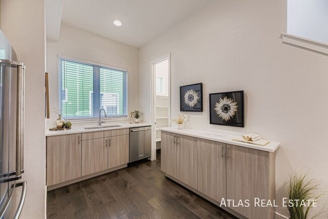 Building Photo - 2227 Eliot St