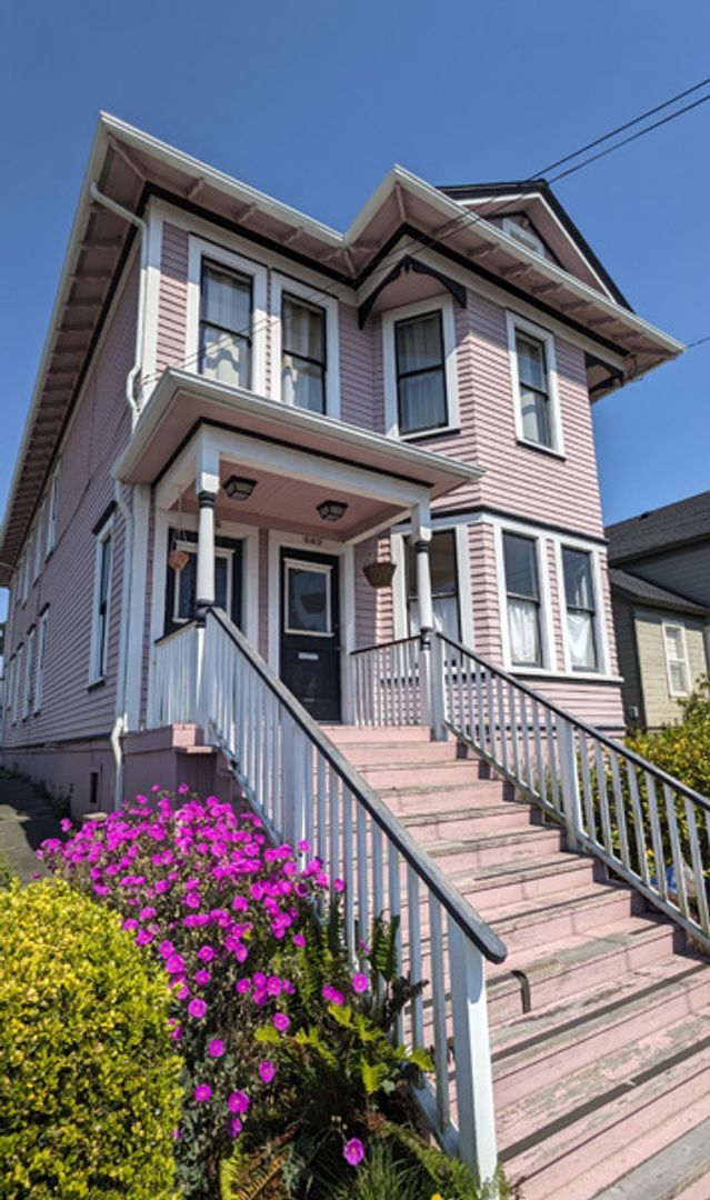 Building Photo - 945/947 F St
