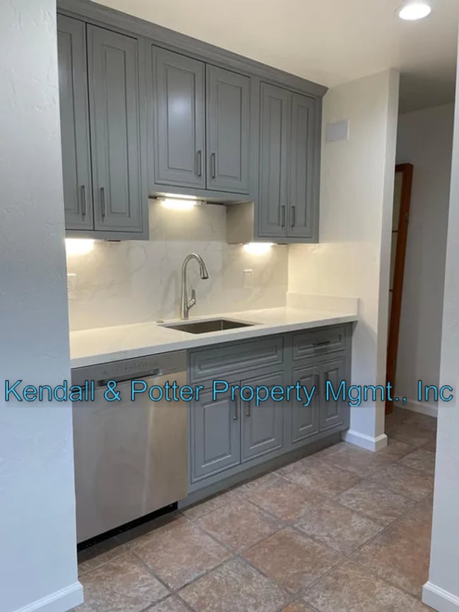 Building Photo - Remodeled Rio Del Mar 1 BR - Utilities Inc...