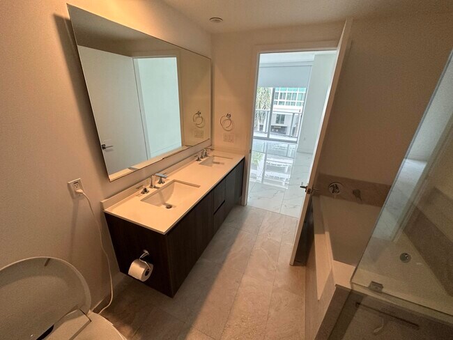 Building Photo - 488 NE 18th St