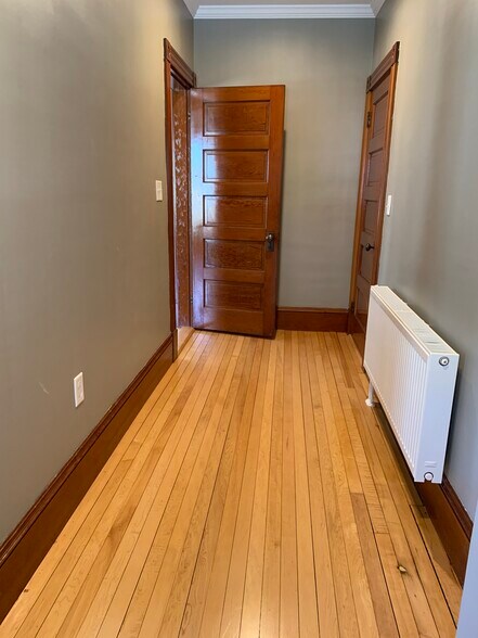 Building Photo - 15 Orchard St