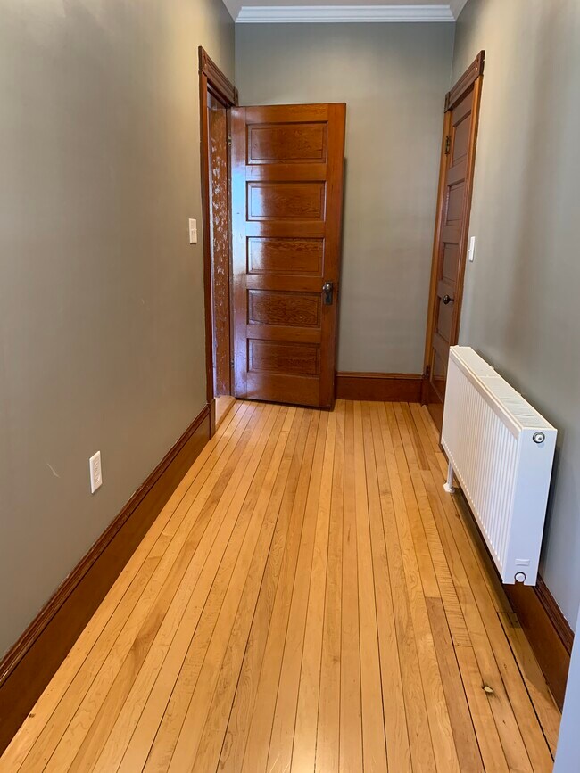 Building Photo - 15 Orchard St