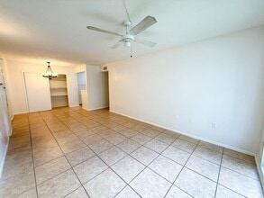 Building Photo - 1700 SW 16th Ct