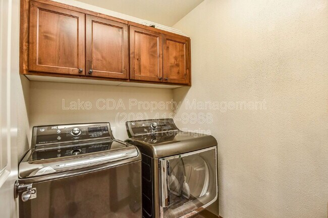 Building Photo - 10231 N Zenith St