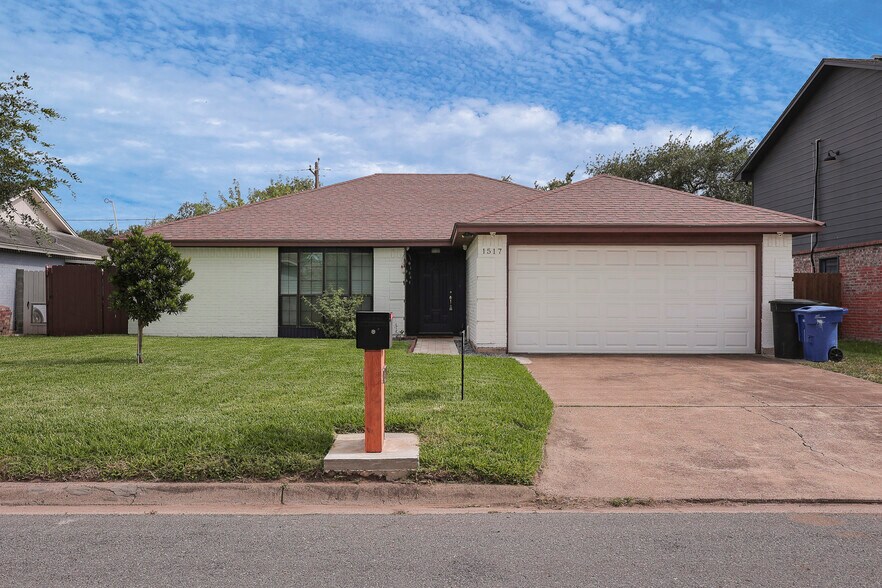 Primary Photo - 1517 Robin Ave