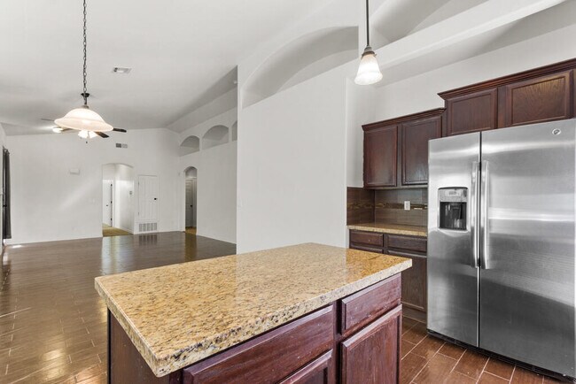 Building Photo - 14242 John Scagno