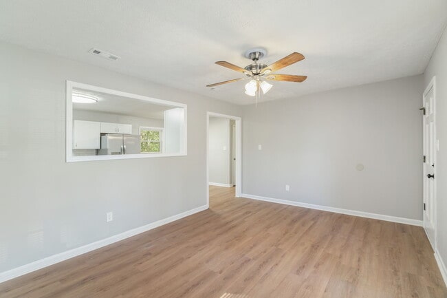Building Photo - 2809 Lay Ave
