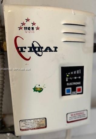 Building Photo - 2425 NE 135th St