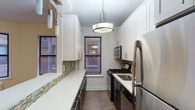 Building Photo - 403 Audubon Ave