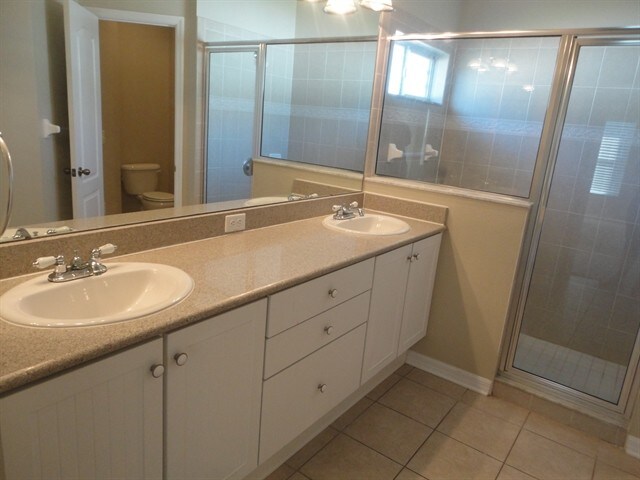 Building Photo - 4015 Warwick Hills Dr