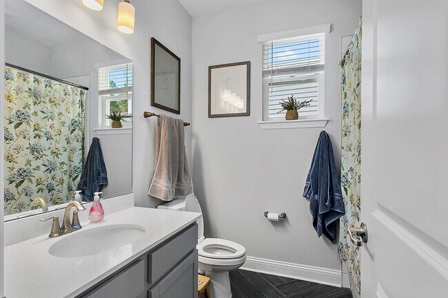 Building Photo - Newer Home in Wildlight!