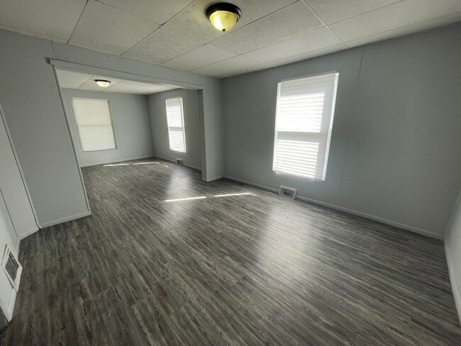 Building Photo - 614 Griffin-