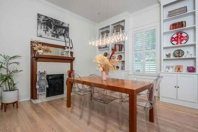 Building Photo - 242 Haralson Ave NE