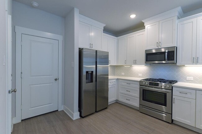Building Photo - 817 Crystal Oak Ln
